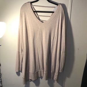 Cut out back loose long sleeve shirt